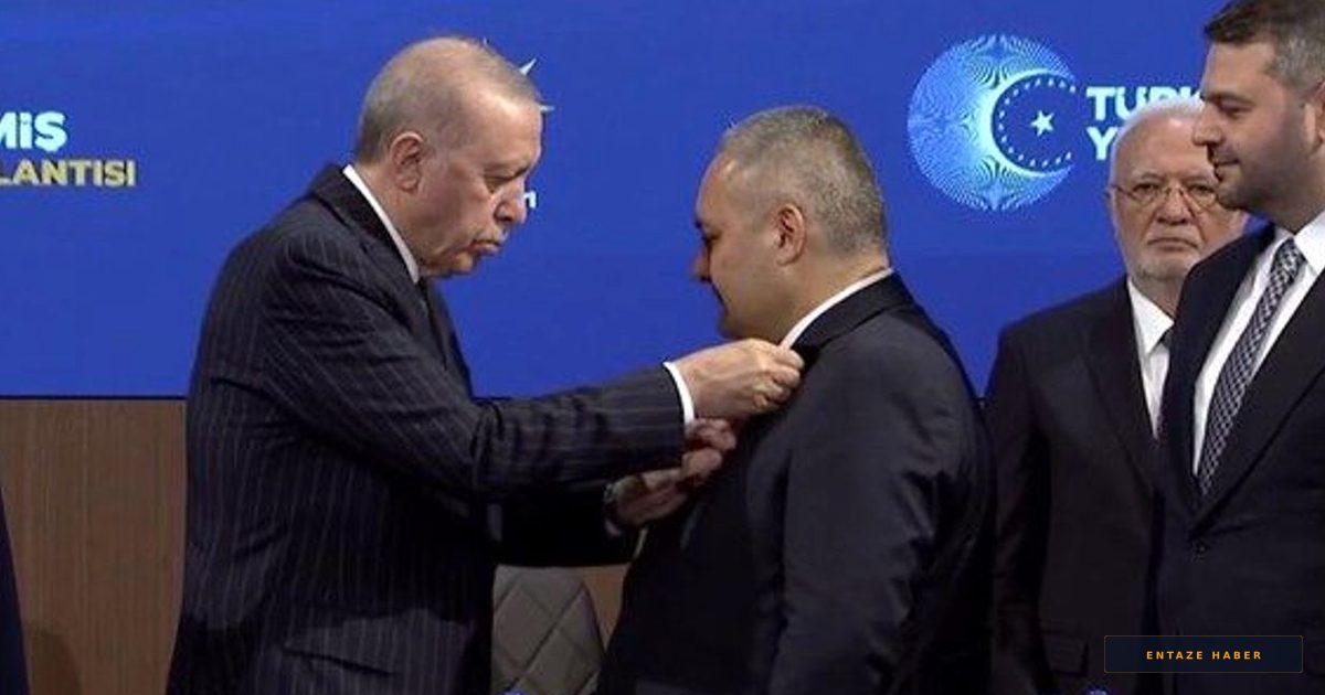 Siyasette Büyük Transfer: İki Belediye Başkanı AK Parti Rozetini Taktı